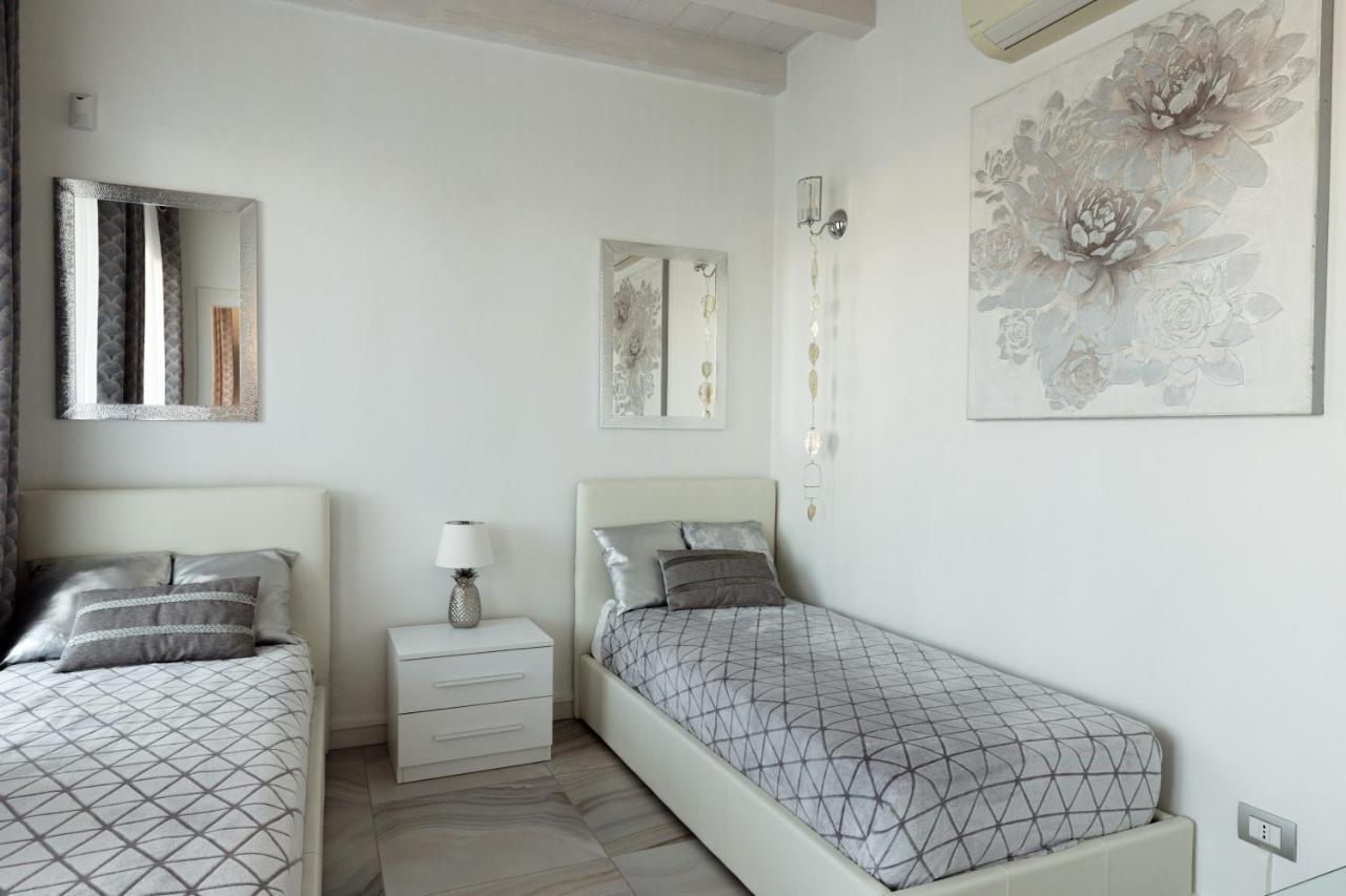 Apartment Blue Laguna Сирмионе Екстериор снимка