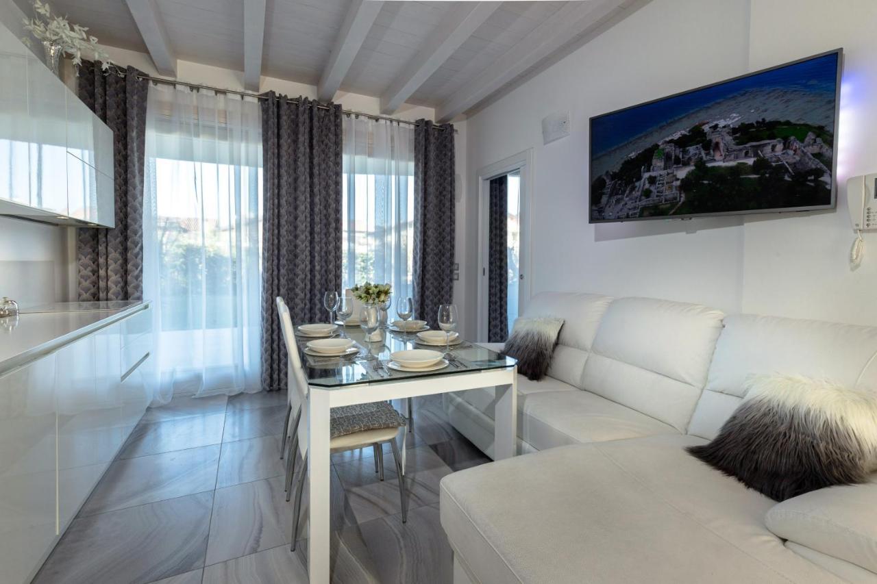 Apartment Blue Laguna Сирмионе Екстериор снимка