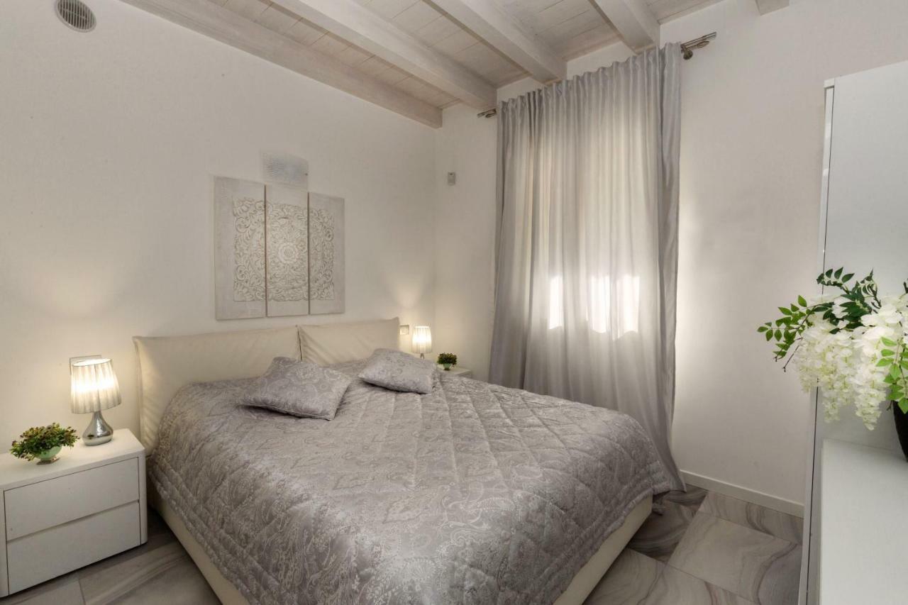 Apartment Blue Laguna Сирмионе Екстериор снимка